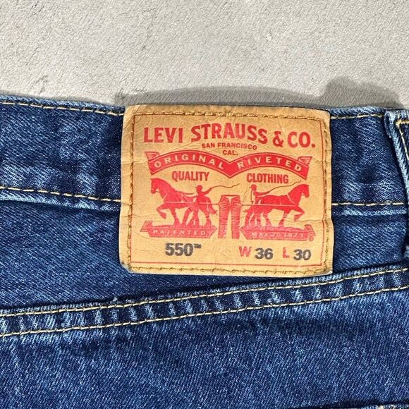 Levis 550 Jeans Mens 36x30 Blue Dark Wash Relaxed Fit Straight Leg Modern - Picture 5 of 9